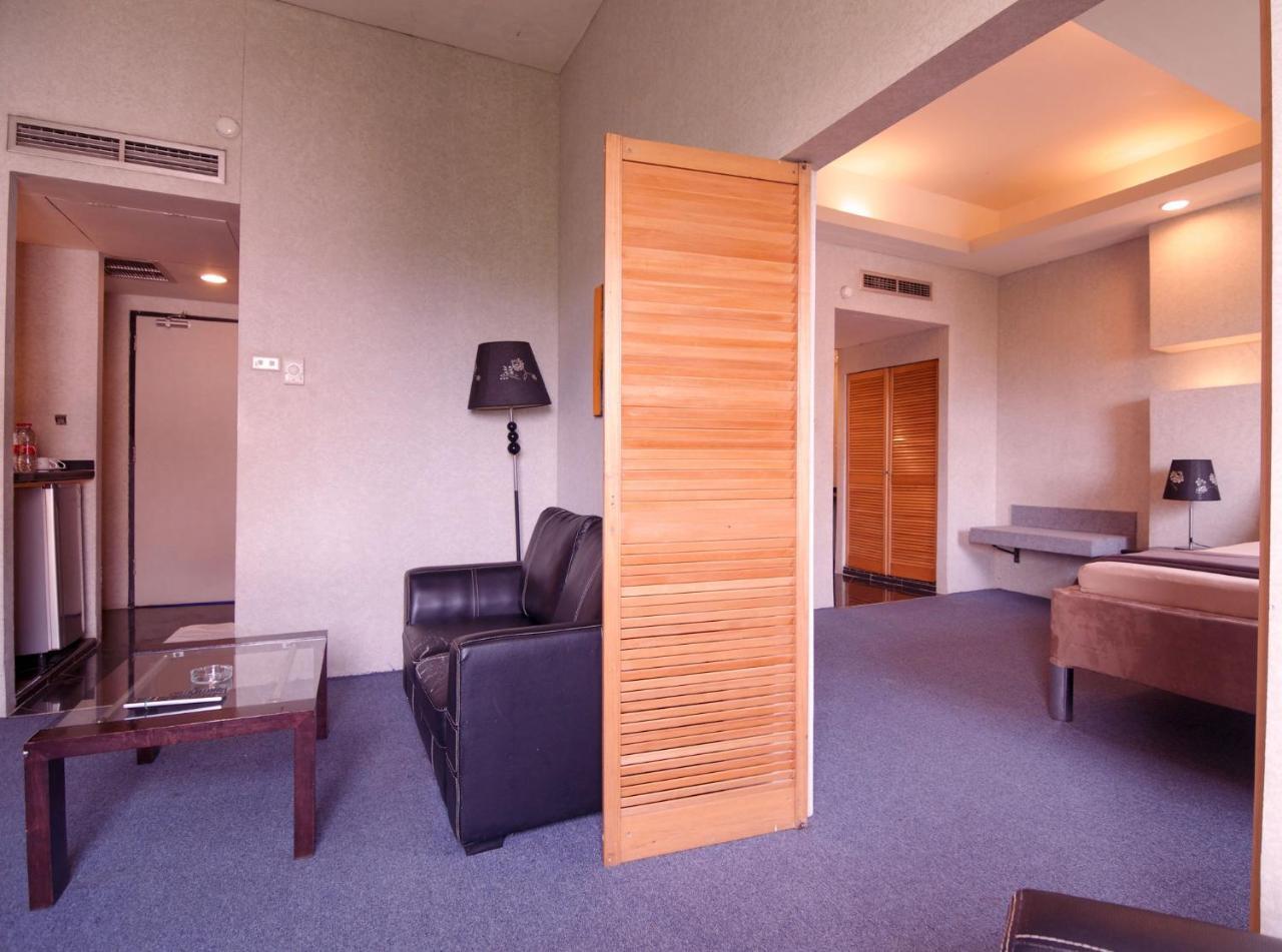 Hotel Peninsula Mangga Besar Джакарта Номер фото